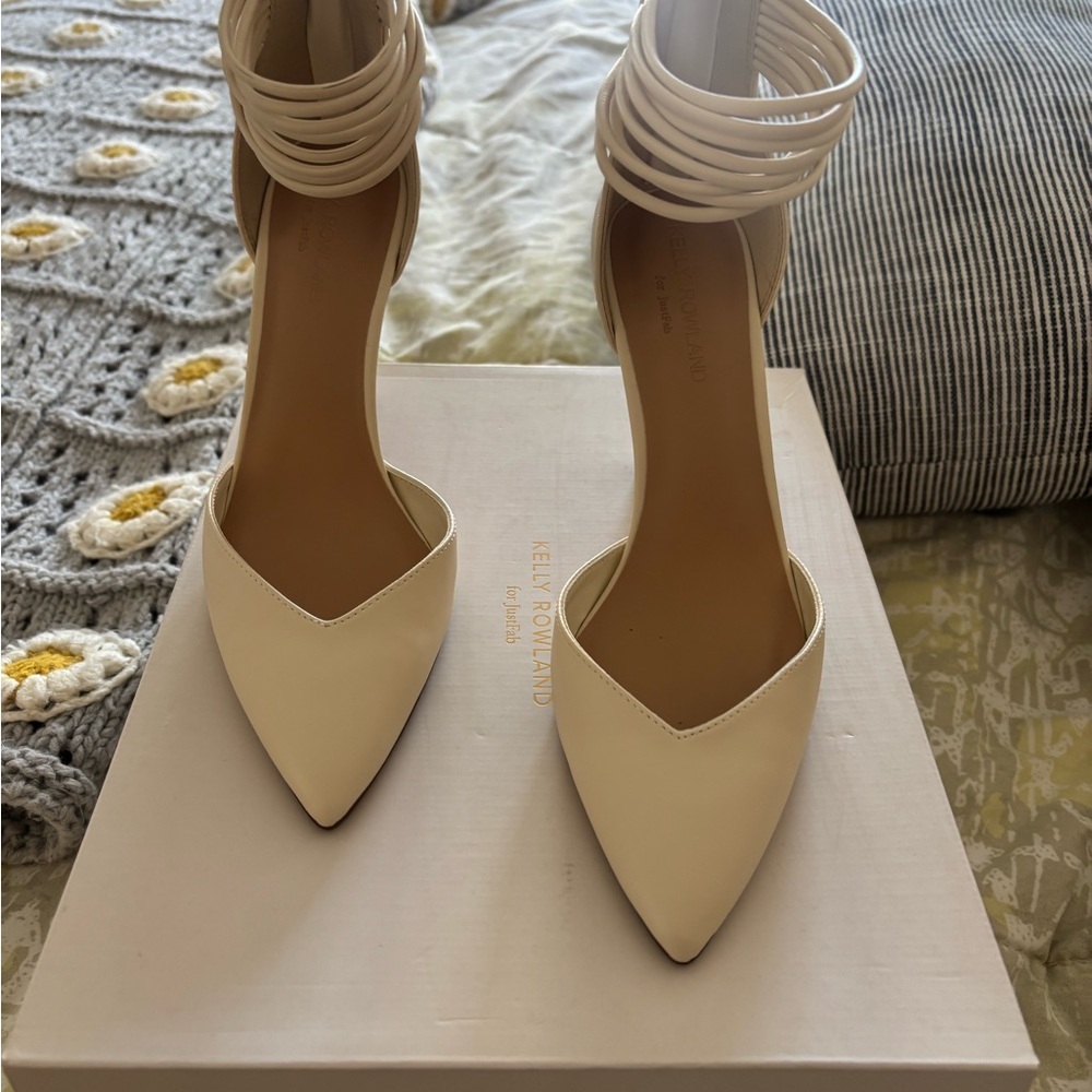 Women's Cream Heels